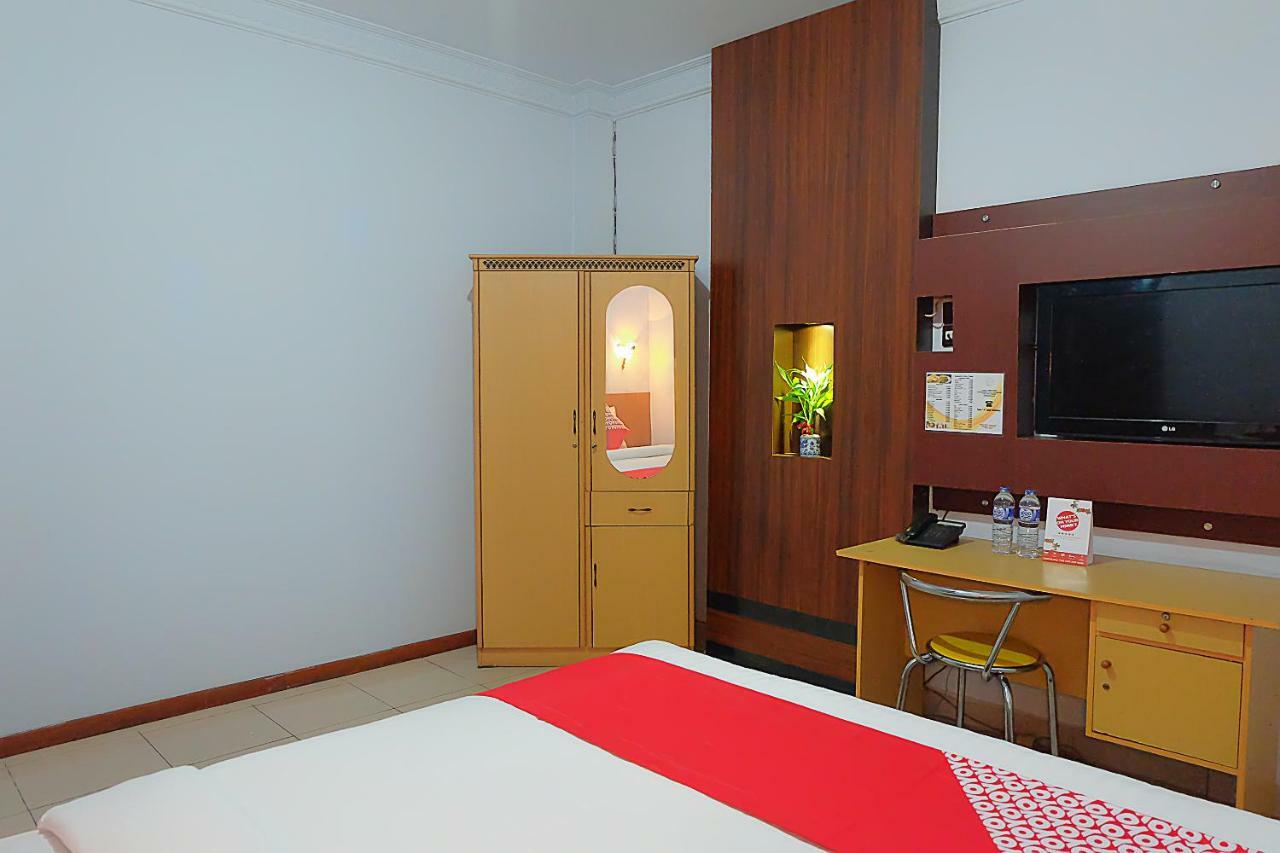 Oyo 1590 Hotel Jambi Prima Екстер'єр фото